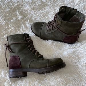 UGG’s Women Kilmer Ankle Bootie